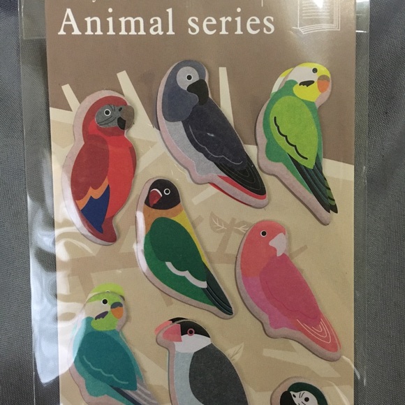 ⭕️ 3/$20! Parrot sticky notes - Picture 2 of 3